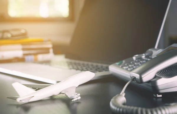 Online seyahat acentesi operatör Ofis Masası kurmak