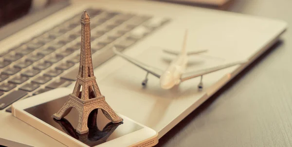 Pařížské obchodní agentura cestovní kancelář koncept — Stock fotografie
