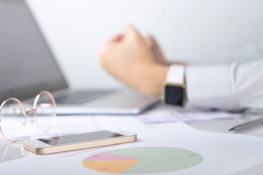 Başarı iş adamı ile iki el kazanan office hareketle 