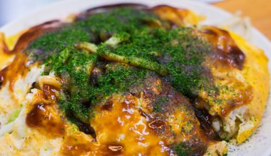 Hiroşima özgün Okonomiyaki yumurta ile