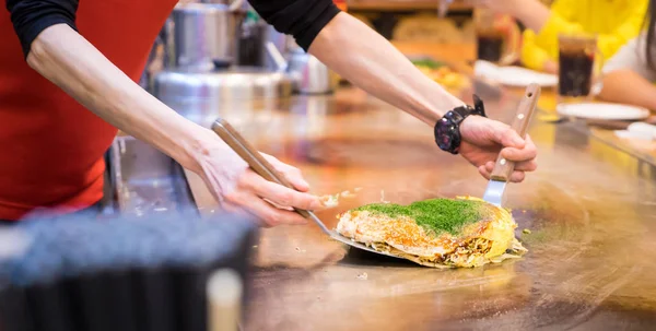 Japon Pizza okonomiyaki pişirme