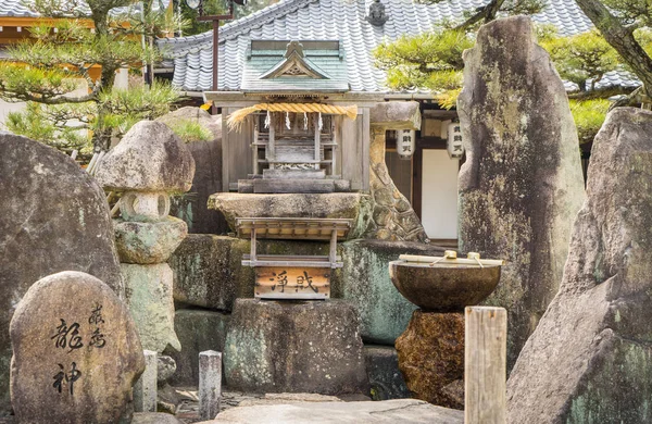 梅の庭岩神社 — ストック写真