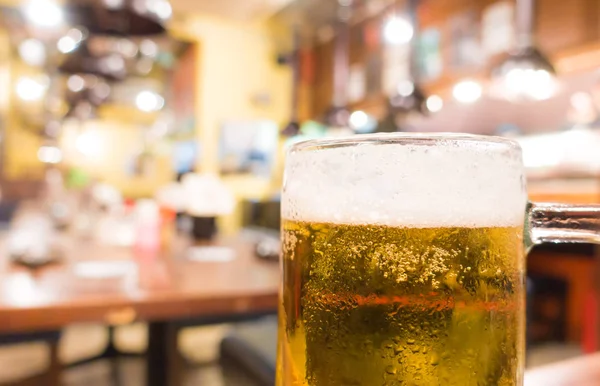 Cold Beer Jug in izakaya japanese restaurant — Stock Photo, Image