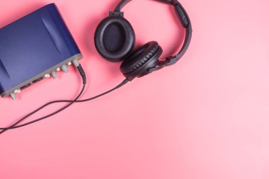 Kulaklık kopya alanı için DAW bilgisayar müzik arayüzü bağlı