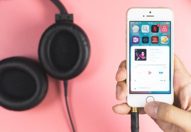 iphone-e doğru oyun müzik--dan elma müzik uygulama holding