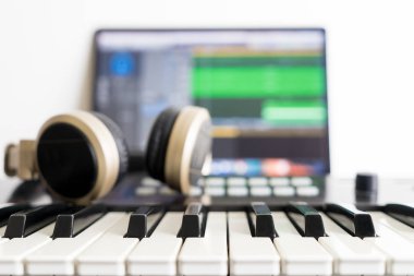 Taşınabilir müzik iş istasyonu çalışan Daw uygulama