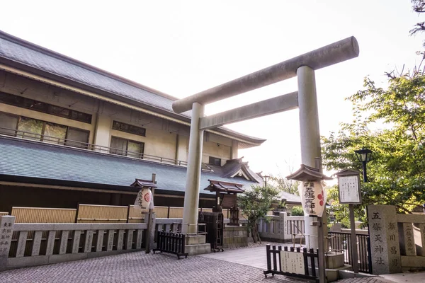 The Stone gate passage for Toshogu shrine in Ueno park. — Stock Photo, Image