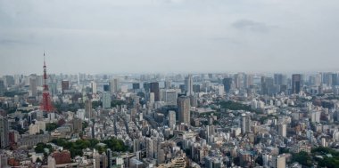 Tokyo Tokyo kentsel inşaat tarafından çevrili kule