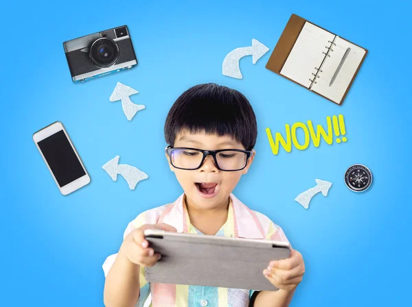 İnek çocuk tablet yetenekleri ve işlevi tarafından heyecan
