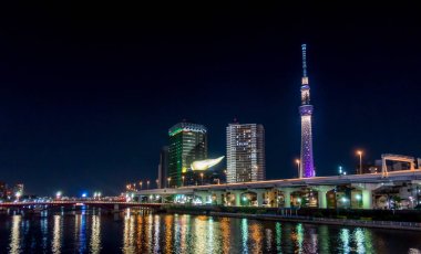Tokyo Skytree geceleri alev aldı..