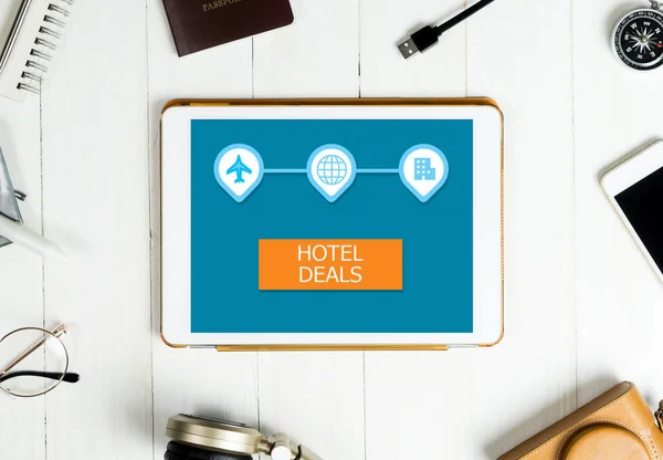 Site-ul aplicației hoteliere pe ecran tabletă pentru agenția de turism — Fotografie, imagine de stoc