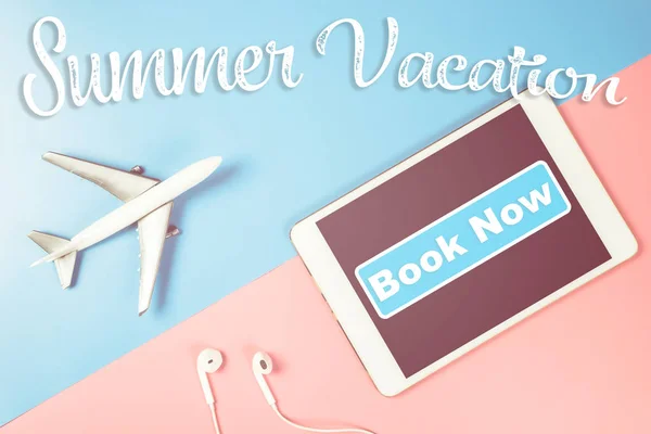 Tablet for summer vacation book now with plane for travel agency — Stock Photo, Image