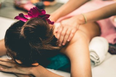 Kadınlar oluyor geri masaj Spa kursu