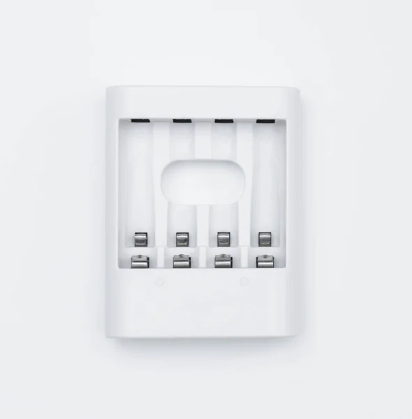 Weiß aaa Batterieladegerät isoliert auf weiß — Stockfoto