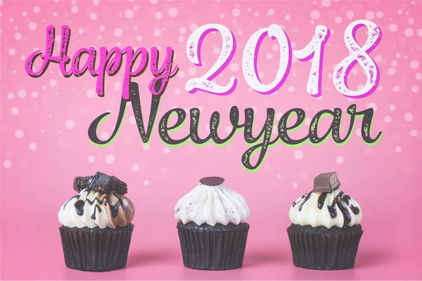 2018 Happy newyear met cupcake partij viering concept — Stockfoto