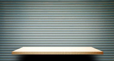 Ürün görüntüleme için metal duvar boş kremsi ahşap raf