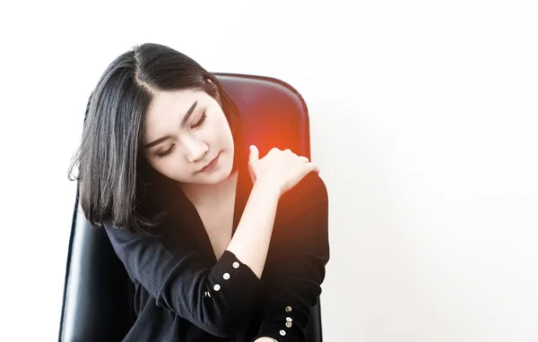 Κινεζική Γυναίκα Πάσχει Από Γραφείο Σύνδρομο Τραυματισμό Στον Ώμο Της — Φωτογραφία Αρχείου