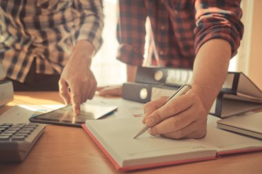 Takım kurmak üstünde-e doğru a defter iş verilerden not yazma