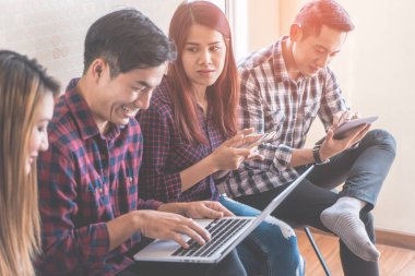 Birlikte çalışma alanındaki gelişigüzel başlangıç takımının beyin fırtınası