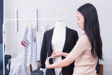 Japon bez moda tasarımcısı ceket ölçme