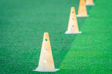 Futbol antrenman ekipmanları için futbol konisi ve ekipman