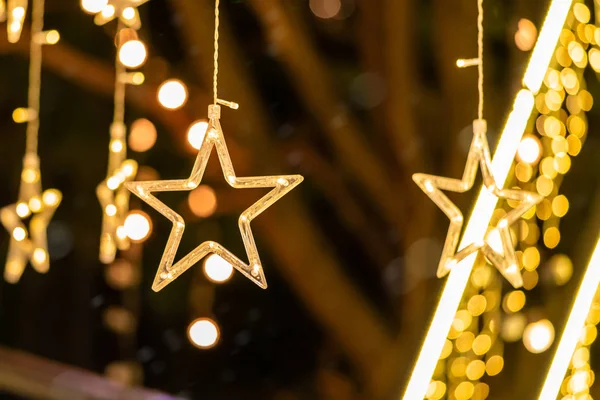 Decoración de las estrellas doradas para Crhistmas y nuevos años de celebración. —  Fotos de Stock