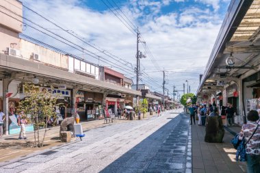  Sakaiminato 'daki yerel dükkan ünlü Kitaro C ile dekore edilmiştir.