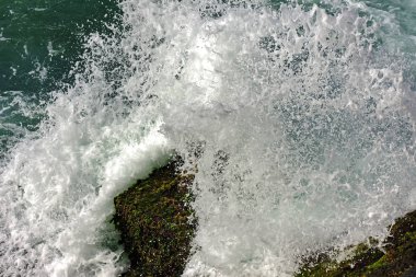 su sıçrama ve damla