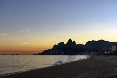 Ipanema Plajı Rio de Janeiro günbatımında yaz