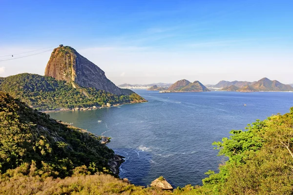 Sugar loaf hill, Guanabara Körfezi, deniz, tepeler ve dağlar Rio de Janeiro görünümünü