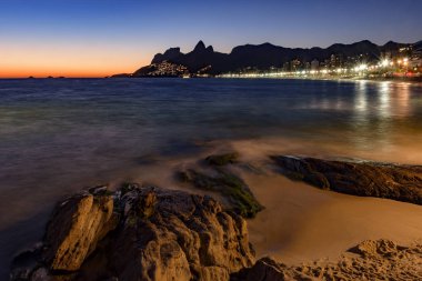 Arpoador taş, Ipanema Plajı gelen gece