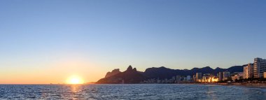 Arpoador taş, Ipanema Plajı gelen gece
