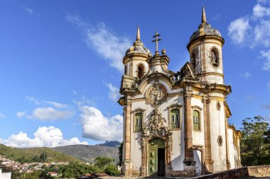 18. yüzyılın, ünlü ve tarihi şehir Ouro Preto'daki Minas Gerais'deki / daki Center'da bulunan eski Katolik Kilisesi