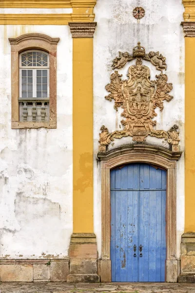 Antiguo Withe Fachada Iglesia Católica Amarilla Del Siglo Xviii Situado —  Fotos de Stock