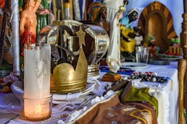 Brezilyalı dini sunak umbanda, candomble ve Katoliklik unsurları içinde belgili tanımlık yerel kültür ve din mevcut syncretism içinde karıştırma