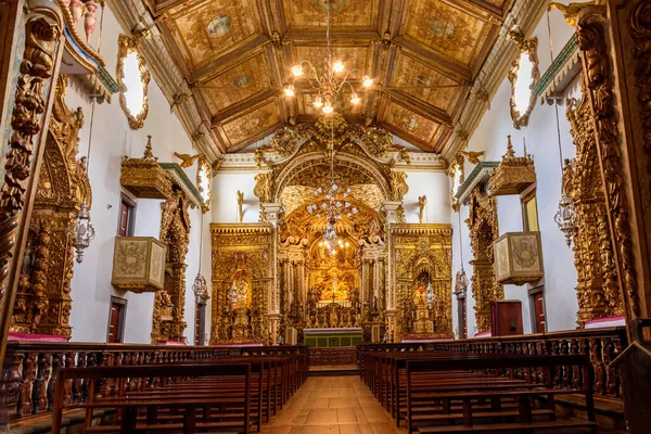 Interior Altar Iglesia Histórica Todos Pintados Oro Con Arquitectura Barroca —  Fotos de Stock