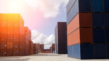 Endüstriyel konteyner kargo yük gemi için kavram lojistik ithalat ihracat