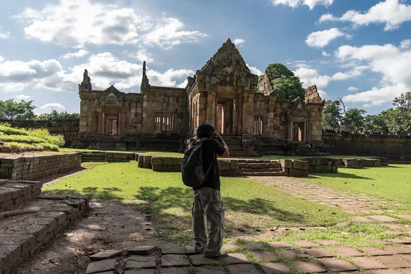 Those Ancient City Phimai Historical Park in blue sky. — Stock Photo, Image