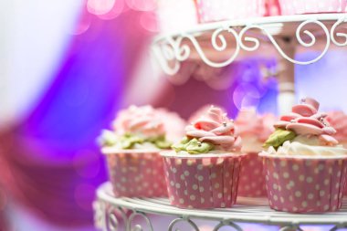 Noel fincan kek ve şekerler