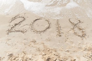 2018 kumlu plajda yazılmış yılbaşı tarihi tatil concep gibi geliyor