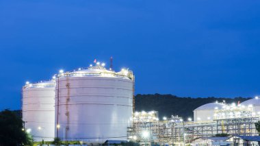 petrol rafineri sanayi metalik renk tarzı metal ağır sanayi arka plan stili olarak kullanın