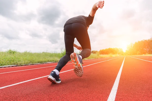 Young Muscular Athlete Start Treadmill Stadiu — Stock Photo, Image