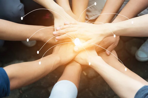 Groep Diverse Handen Samen Verbinden Met Netwerk Verbinding Achtergrond Teamwork — Stockfoto