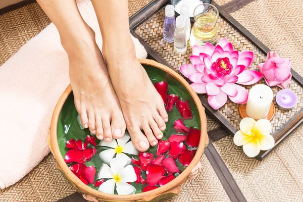 Kaplıca tedavisi ve kadın ayak spa, Tayland için ürün. seçeneðini belirleyin ve yumuşak focu