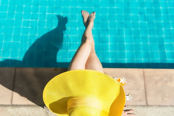 Summer Vacation Concept Women Swimsuit Relax Cocktails Pool Young Sexy — Stock Photo, Image