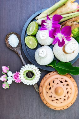 Spa Masaj sıkıştırma topları, ahşap treaments spa, Tayland, ile bitkisel topu odağı seçin