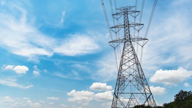 Yüksek gerilim pole ve Tay çiftlik