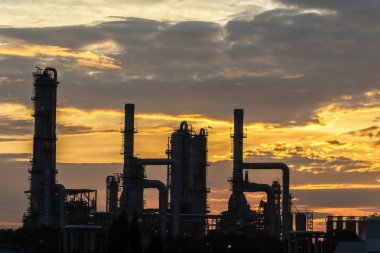 Santral mavi gökyüzü, Petrokimya tesisi