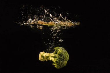 Fotoğraf bir sebze ve meyve suyu,, yumuşak ve select odak, yeşil tonu 2017 altında düştü 