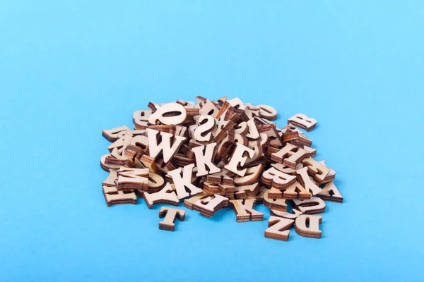 Holzbuchstaben des englischen Alphabets — Stockfoto